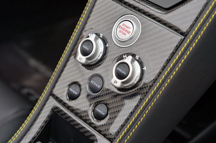  McLaren MP4-12C Spyder 2012 года  (фото 261 из 270)